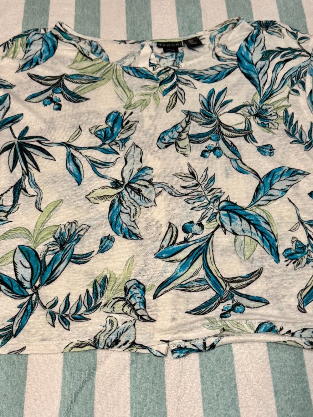 TAHARI - Floral Blouse - Button Down Back - Size L